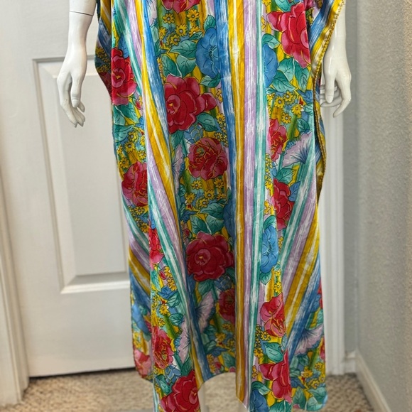 Winlar Vintage Rich Blue, Red Floral One Size  Caftan. F8 - Picture 7 of 10